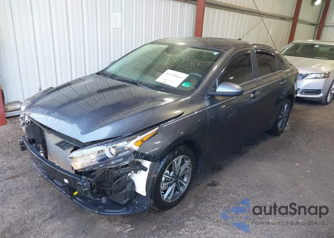 3KPF24AD4RE743407: 42139665