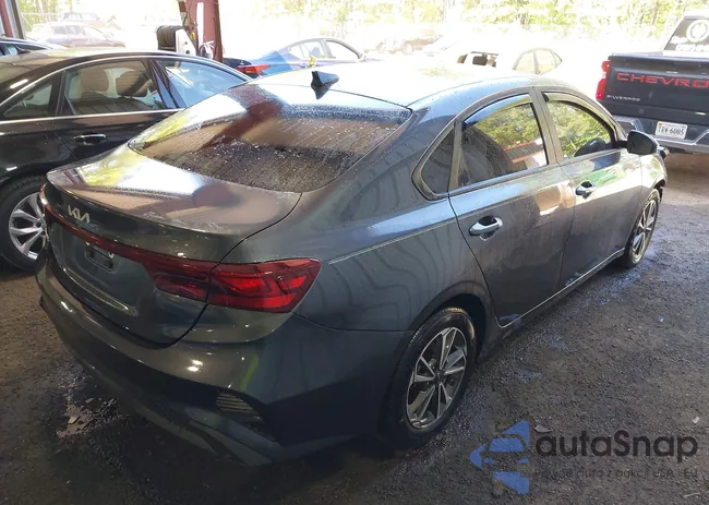 3KPF24AD4RE743407: 42139665