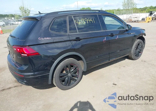 3VV8B7AX8NM111161: 42139441