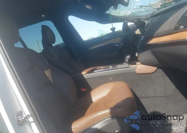 YV4A22PK2N1781135: 42140784