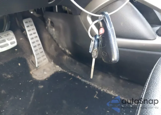 KMHTC6AD2EU212693: 42140945