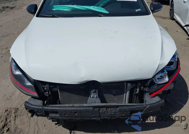 3VW4T7AU3FM055032: 42140131