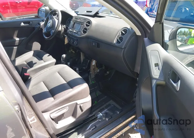 WVGBV3AX1DW595673: 42140263