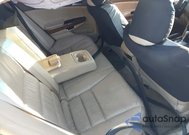 1HGCP3F8XAA016985: 42141668