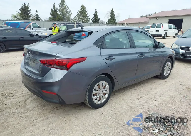 3KPC24A37JE013327: 42141918