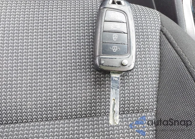 3KPC24A37JE013327: 42141918