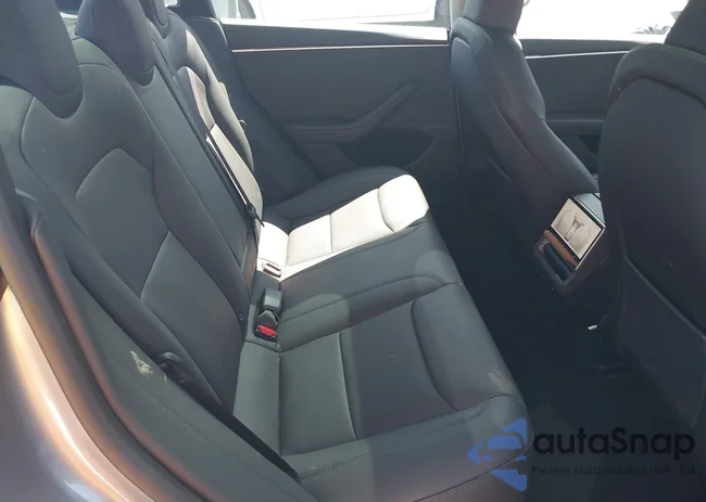 5YJ3E1EB9SF873801: 42141255