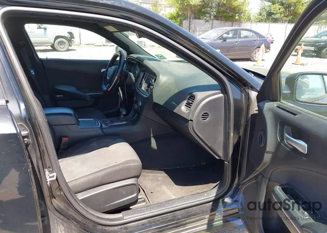 2C3CDXBG9FH790573: 42142908