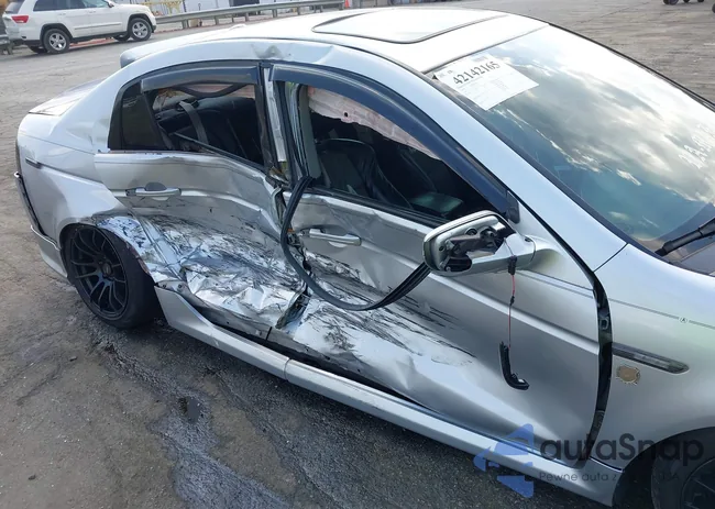 19UUA76557A037903: 42142165