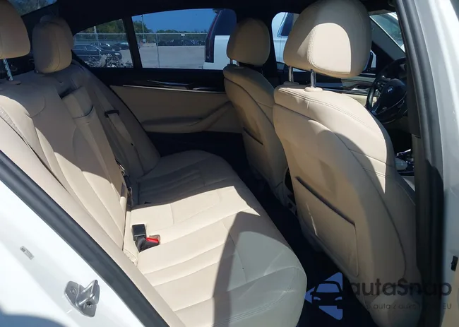 WBAJA5C53JG898590: 42143629