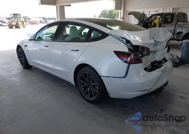 5YJ3E1EB6NF115533: 42144038