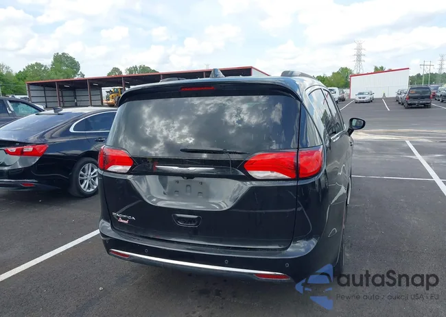 2C4RC1BG0HR762552: 42144716