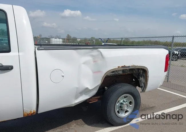 1GCHC24K18E160498: 42144812