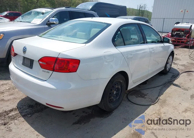 3VWDP7AJ2DM368385: 42144936