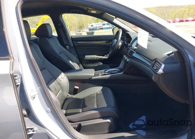 1HGCV3F21NA044617: 42144457