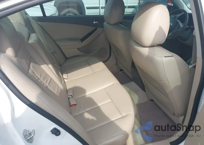 1N4BL2AP6CN512673: 42145196