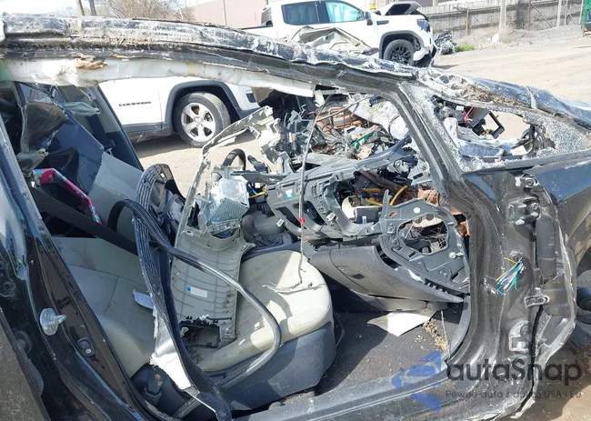 KNADM4A3XD6247015: 42146557