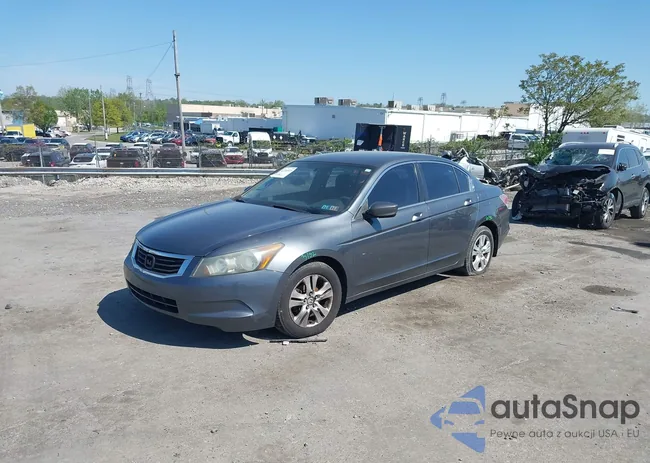 1HGCP26488A093288: 42146925