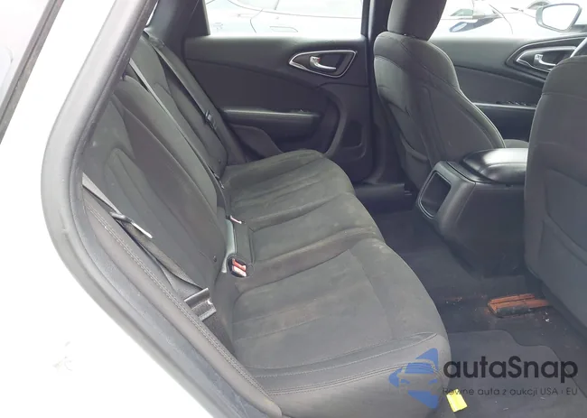 1C3CCCAB7FN692330: 42147108