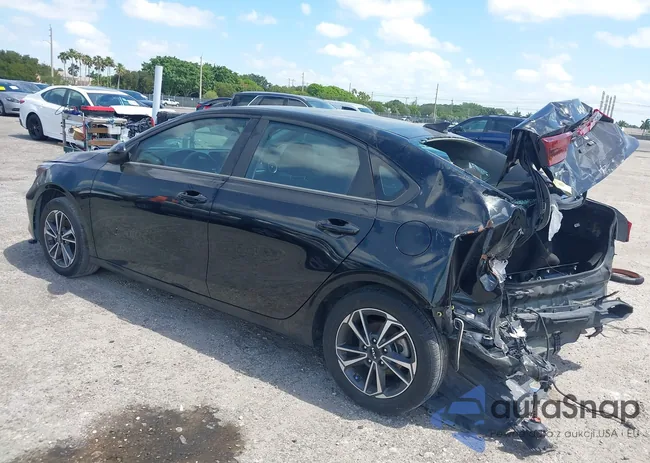 3KPF24AD9PE643087: 42146156