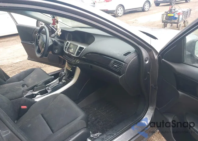 1HGCR2F30HA092153: 42147873