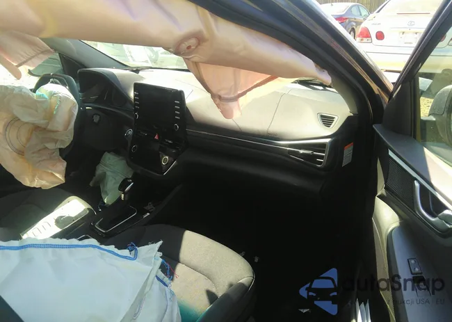 KMHC65LC3LU201088: 42147352