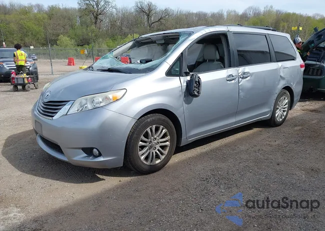 5TDYK3DC2CS233687: 42148156