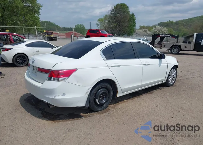 1HGCP2F39BA147681: 42148283