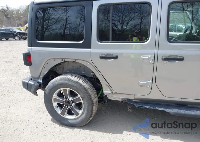 1C4HJXEG4JW141540: 42148402