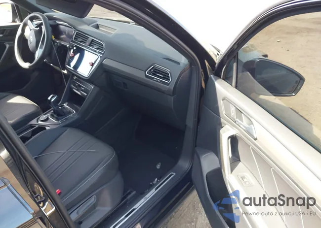 3VV8B7AX0RM233518: 42150087