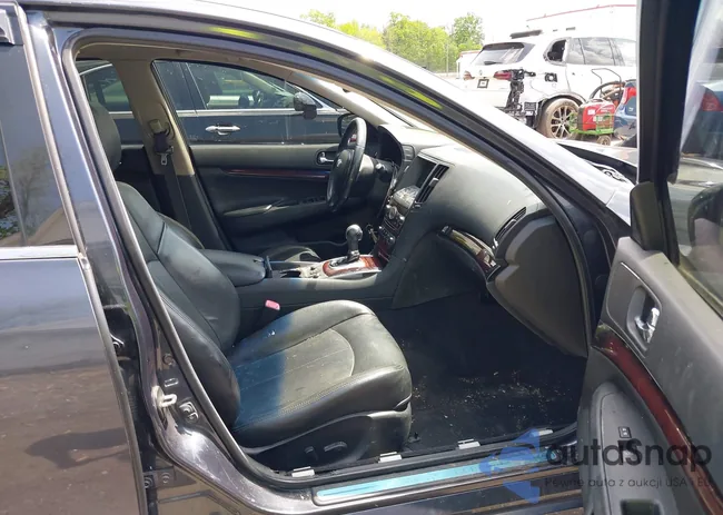 JN1CV6AR0DM757531: 42149177