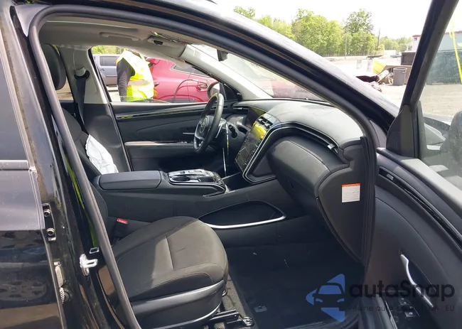 KM8JFCA17NU079013: 42151789