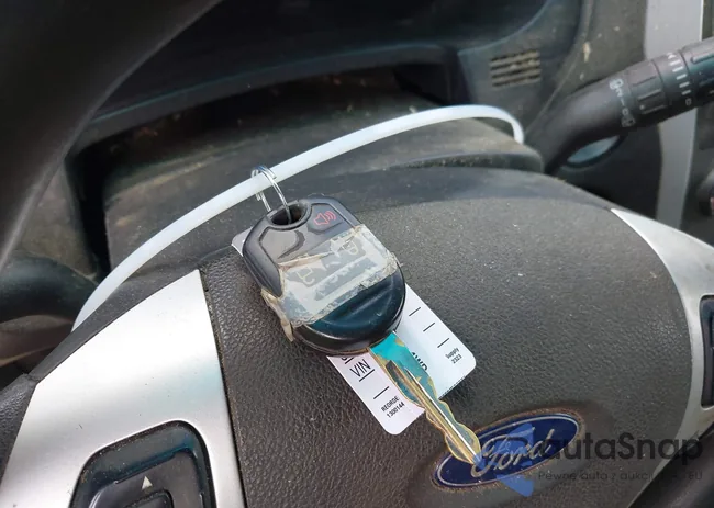 1FMHK8B82BGA33523: 42151861