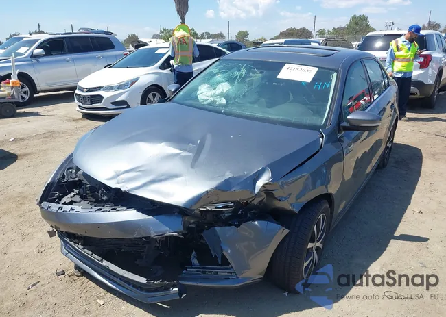 3VWDB7AJ7JM228990: 42152037