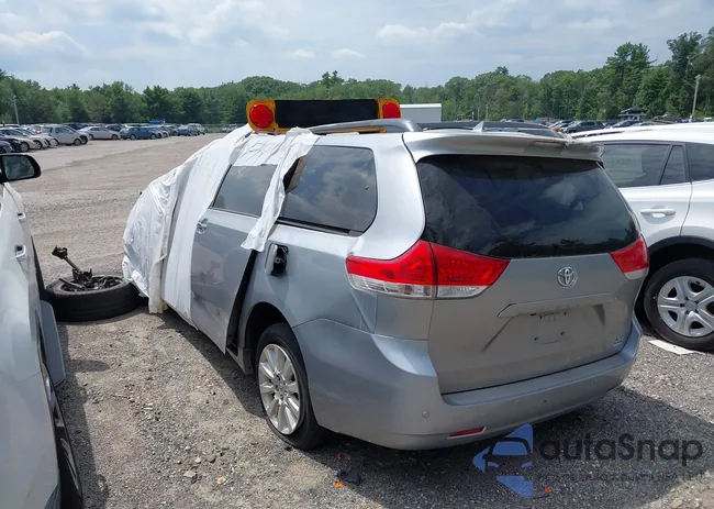 5TDDK3DCXBS028227: 42151256