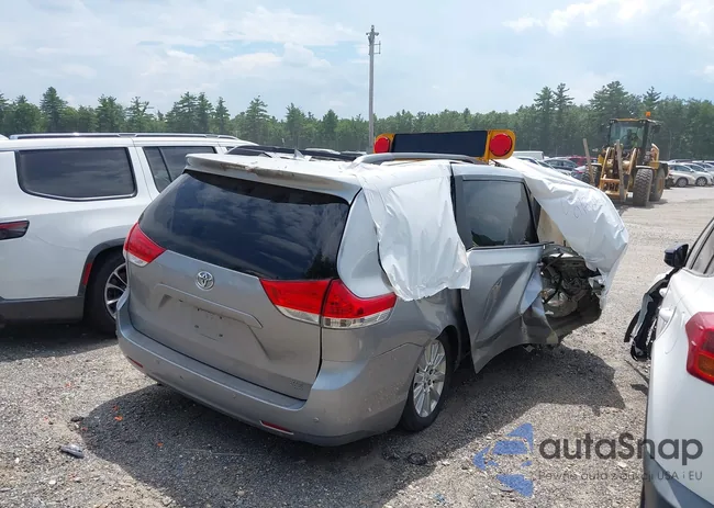 5TDDK3DCXBS028227: 42151256