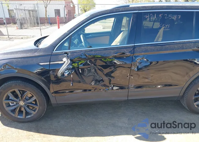 3VVMB7AX7RM042855: 42152547