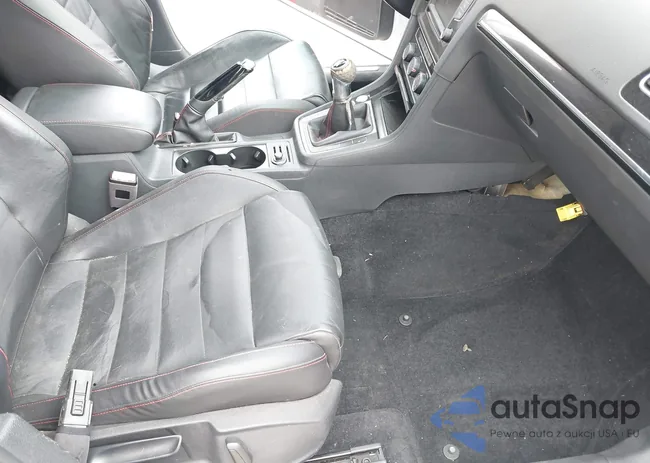 3VW547AU1HM076417: 42152179