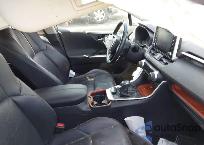 2T3J1RFV9KW011831: 42152322