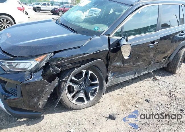 2T3J1RFV9KW011831: 42152322