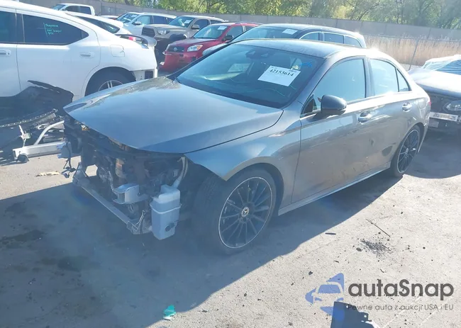 WDD3G4FB4KW001165: 42153614