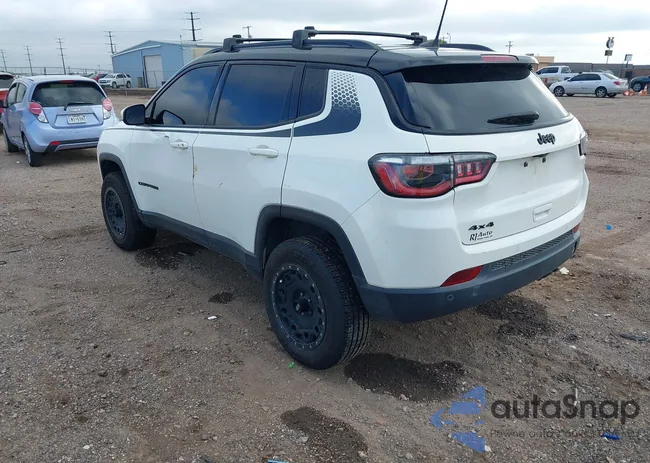 3C4NJDBB3JT325450: 42154722