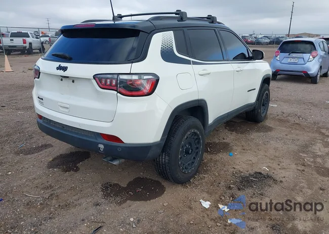 3C4NJDBB3JT325450: 42154722