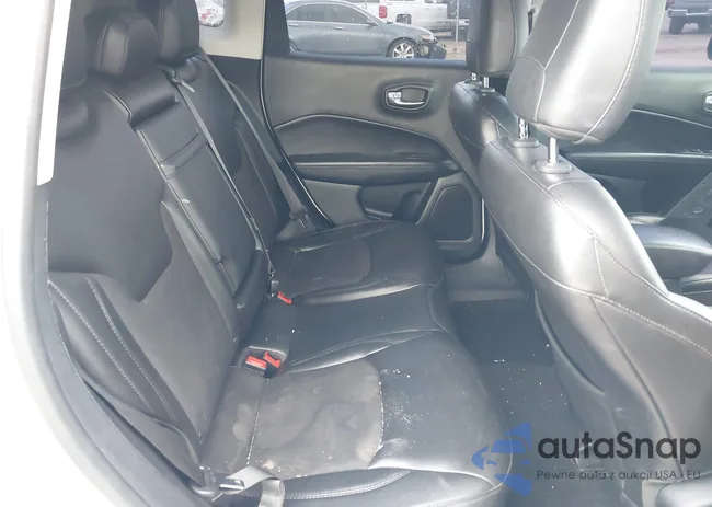 3C4NJDBB3JT325450: 42154722