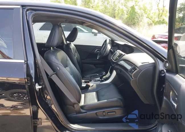 1HGCR2F8XHA244578: 42154877