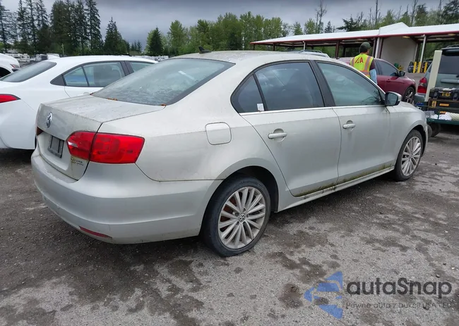 3VWLZ7AJ5BM309060: 42154198