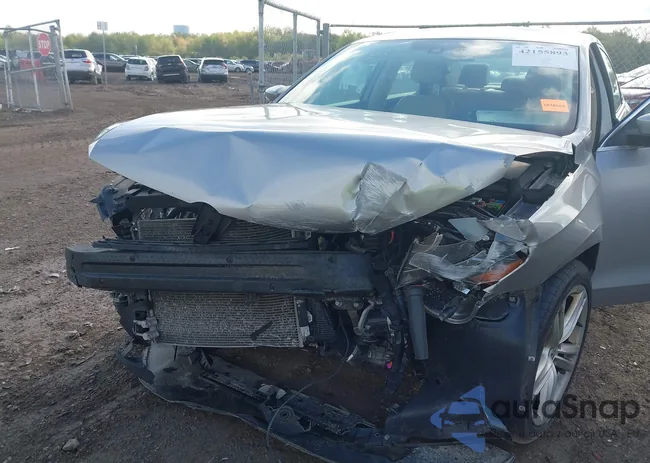 1VWBT7A33EC051576: 42155893