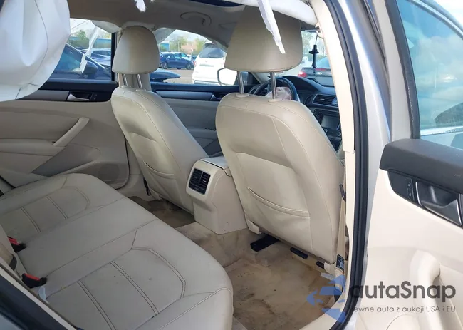 1VWBT7A33EC051576: 42155893