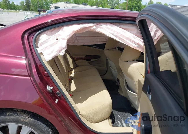 1HGCP2F7XBA029299: 42155981