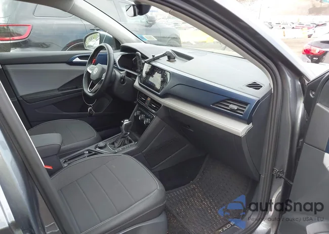 3VVUX7B28RM069843: 42155468